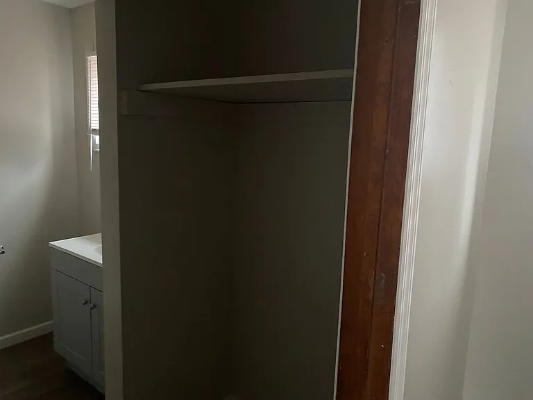 116-118 W Chestnut St — Photo 6