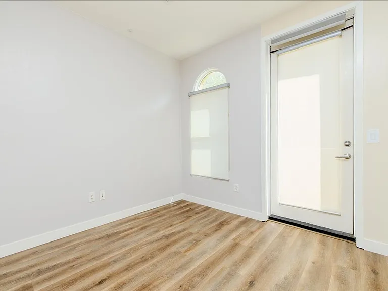 2450 E Blue Diamond Dr — Photo 16