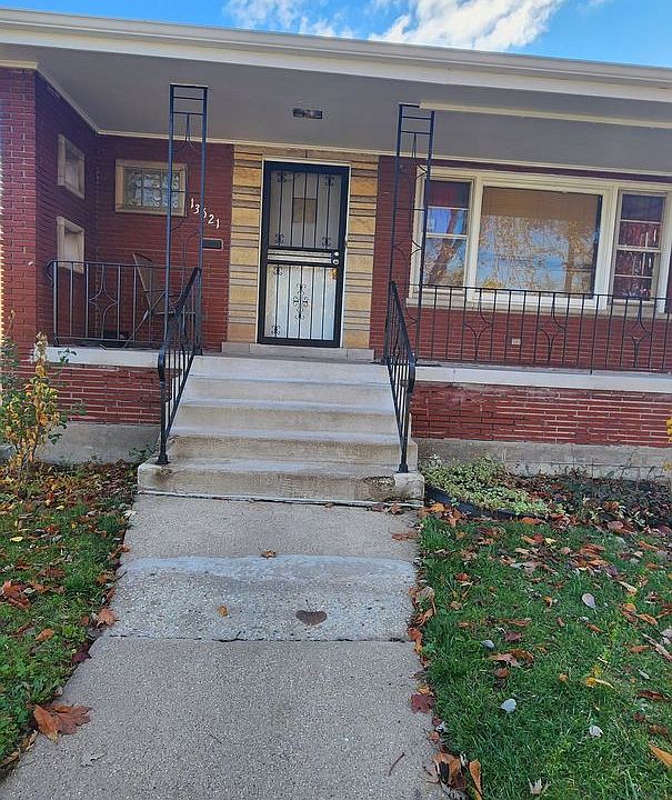 1st image of 13621 S School St