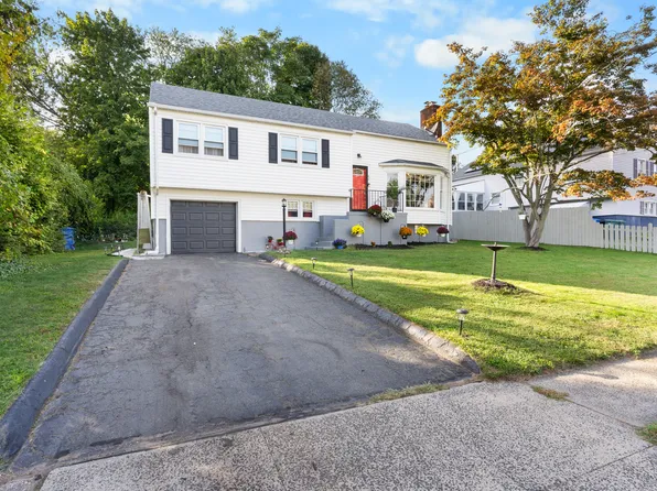 45 Corbin Road, Hamden, CT 06517