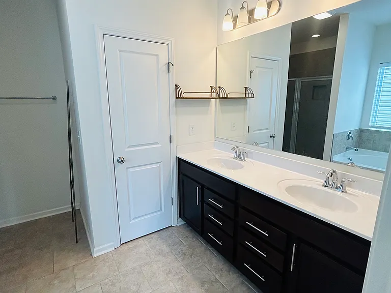 209 Michelangelo Pl — Photo 15