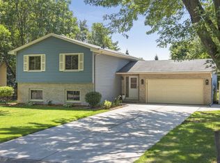 7801 119th Ave N, Champlin, MN 55316