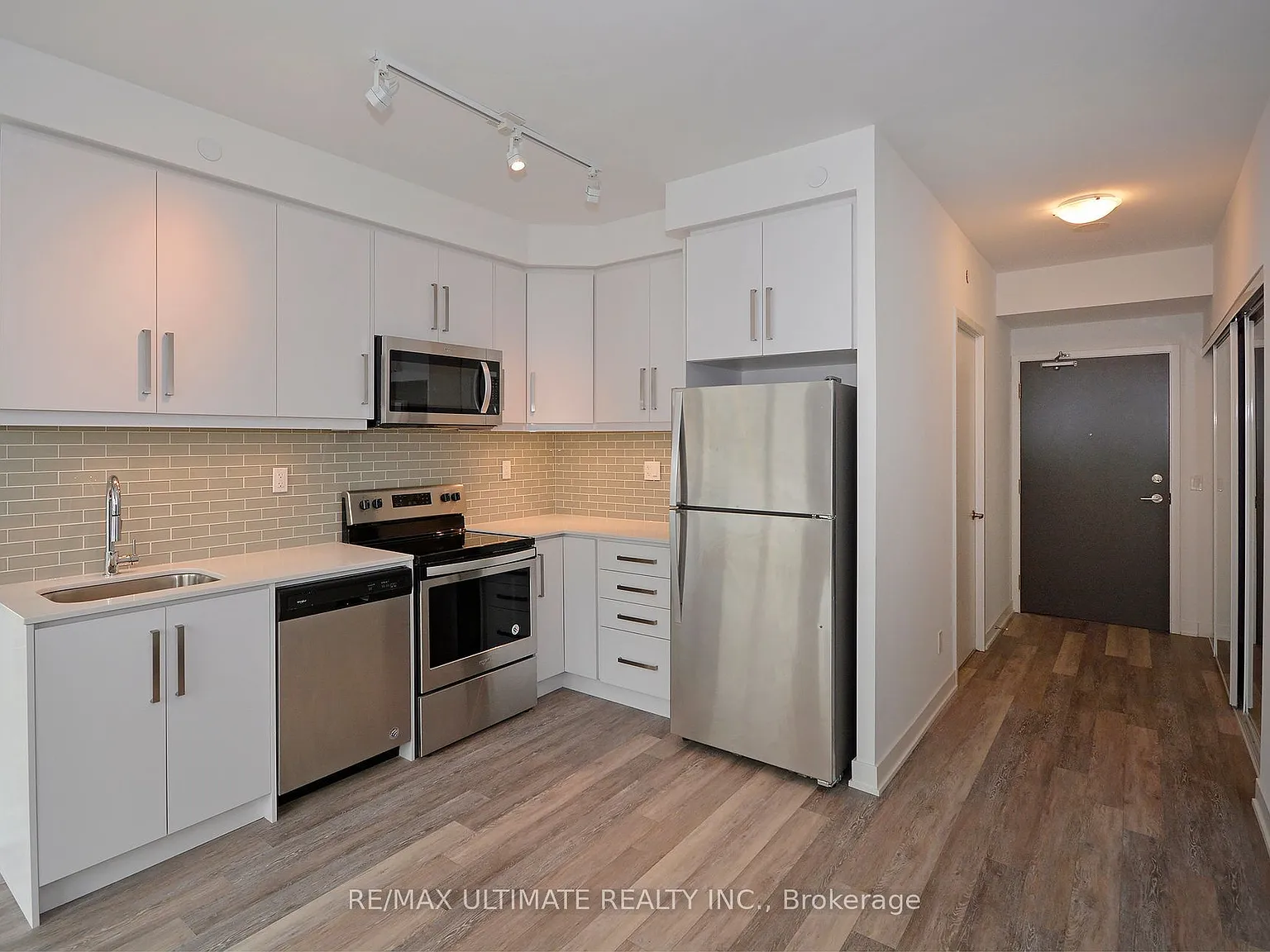 2 bed, $3,000 — Photo 3