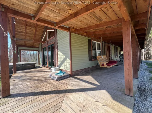 2822 Bowles Ridge Rd, Liberty, WV 25124