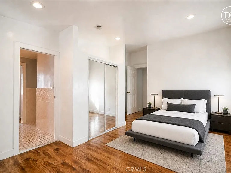 1125 N Heliotrope Dr — Photo 13