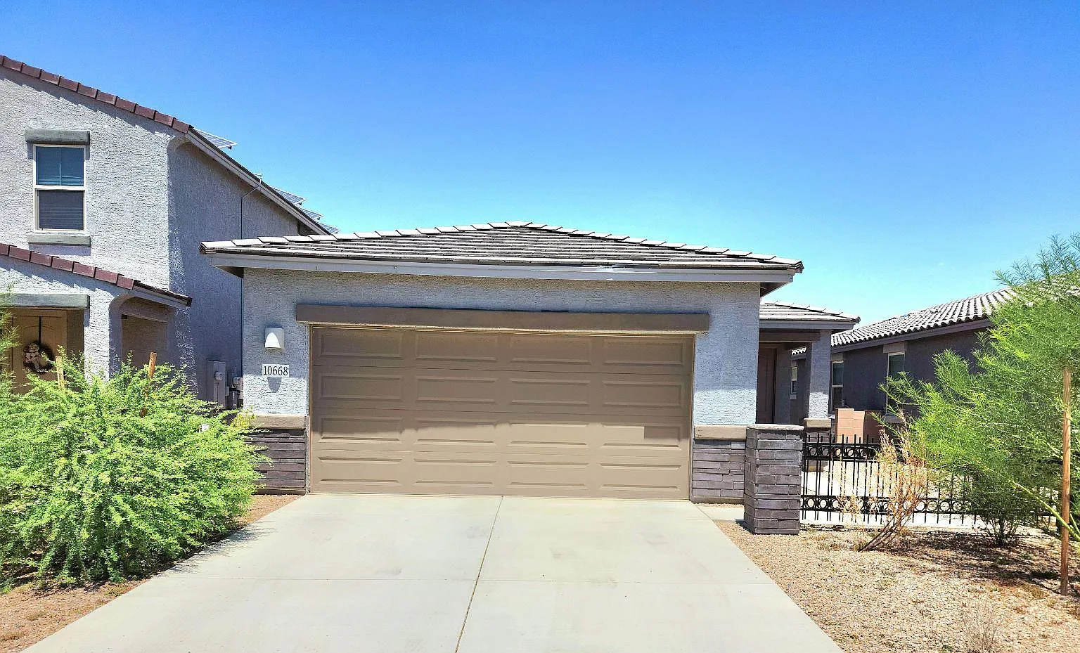 10668 W Dickerson Dr — Photo 1