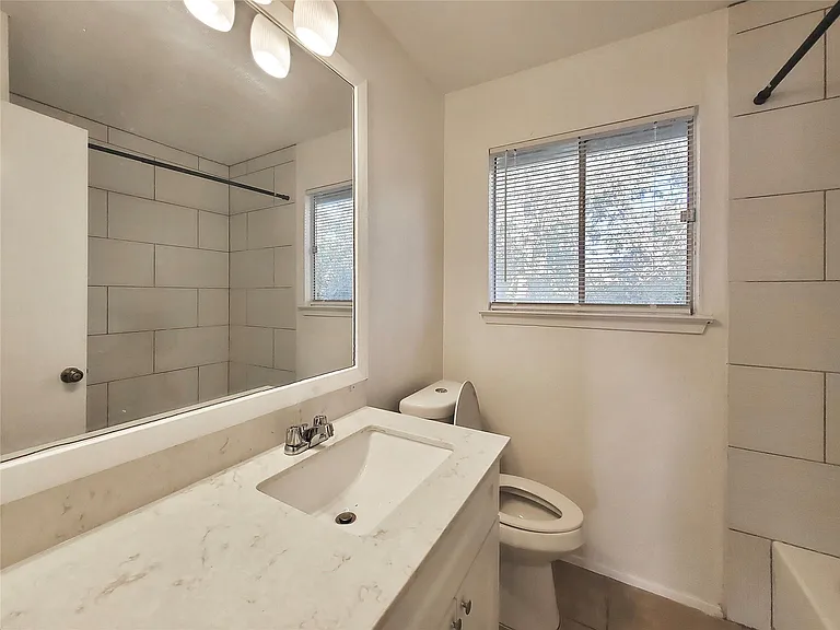 1814 Nicole Cir #B — Photo 12