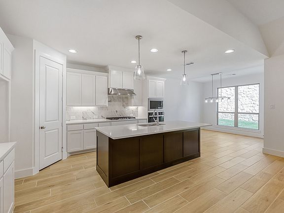 7th image of this home