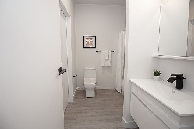 Winnipeg Apartment for rent - 2 Bedrooms — photo 23