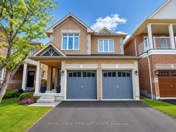 3926 Candlelight Dr, Mississauga, ON L5M 8B3
