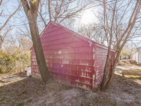 wichita-kansas-443189174 picture