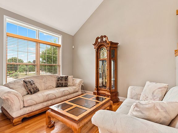 4th image of 25502 Pastoral Dr