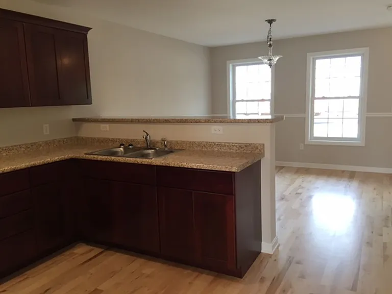 76 Sumner Ln #F — Photo 3