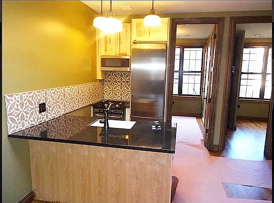 Rented by Premier Metro Realty Corp | media 9