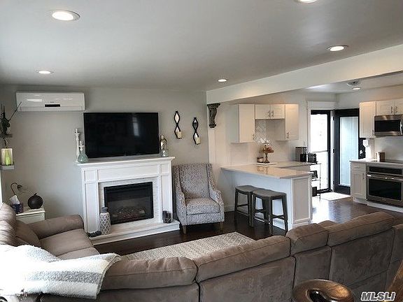 3rd image of 66 Lincoln Blvd