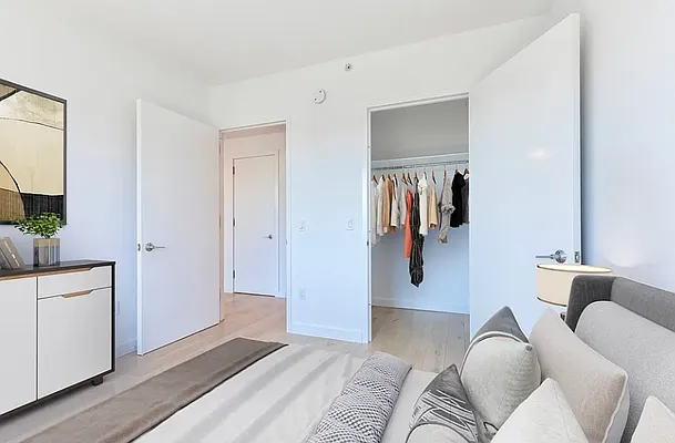 Rented by Manhattan Realty Group | media 4