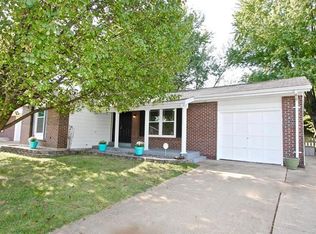 2210 Guebert Rd, Fenton, MO 63026