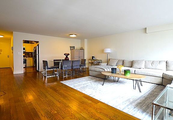 3rd image of 220 E 63rd St APT 10C