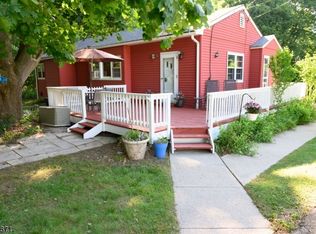 7 Orchard Dr, Chester, NJ 07930