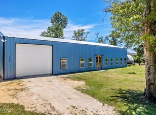2300 Mary Ann Dr, Southport, FL 32409
