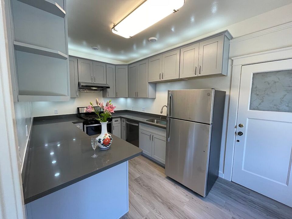 1st image of 3010 Fulton St #9