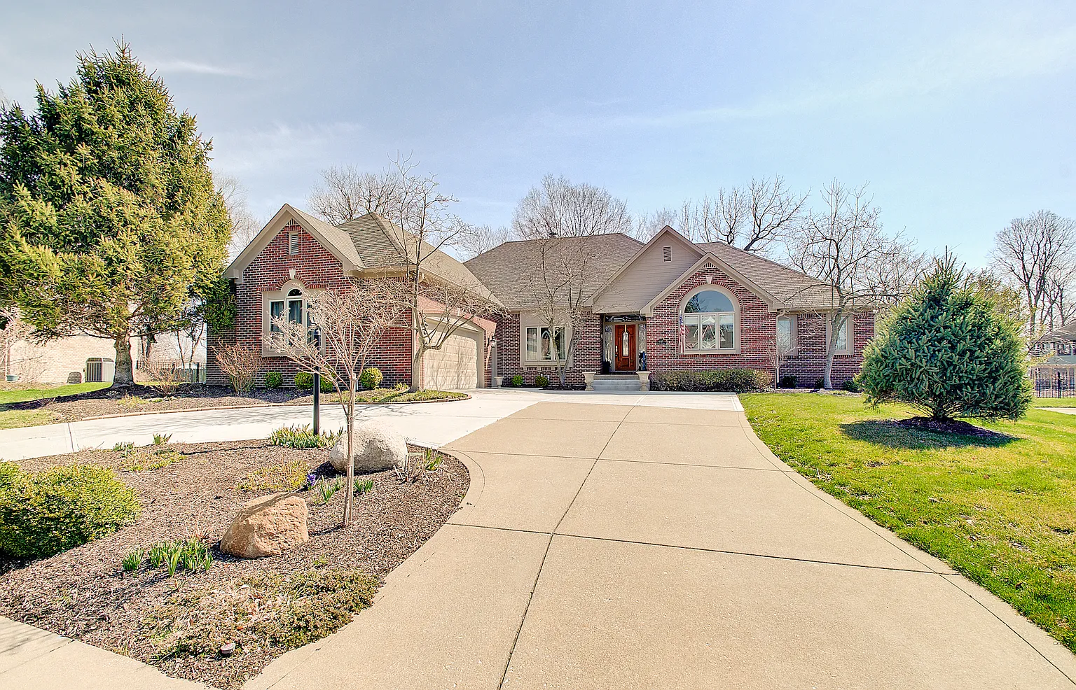 6415 Forrest Commons Blvd photo 1