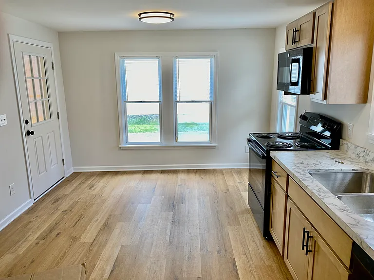 26 Clinton St #1 — Photo 4