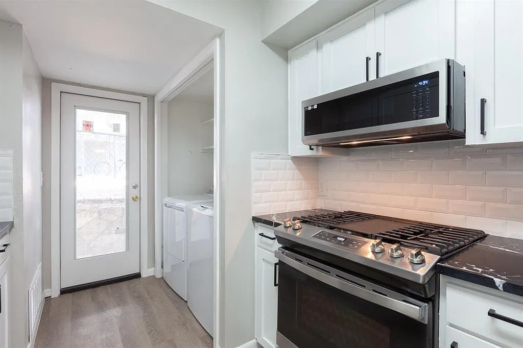 3 bed, 2.0 bath, 1248 sqft, $3,000 — Photo 2