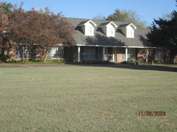 1115 Whispering Oaks Dr, Desoto, TX 75115