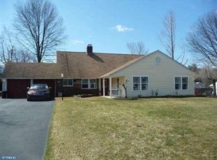 81 Firtree Rd, Levittown, PA 19056