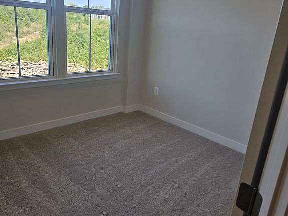 4th image of 9274 Tanfield Dr