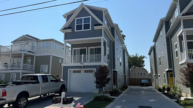 3 bed, 3.5 bath, 2044 sqft, $3,495 — Photo 1