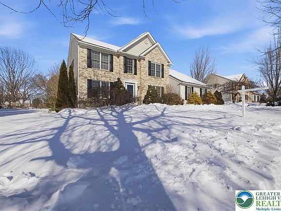 2nd image of 2301 Goldenrod Dr
