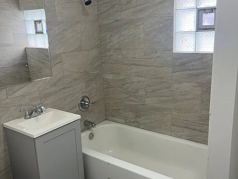 15824 Vine Ave — Photo 8
