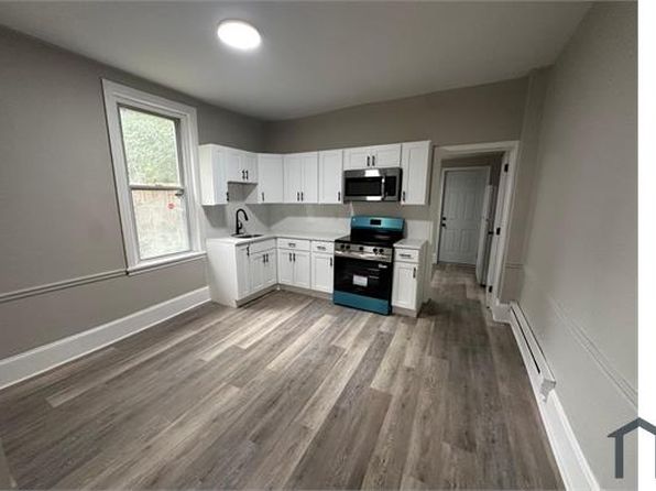 106 N 9th St #1