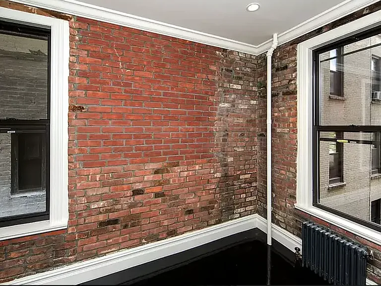133 E 4th St #3 — Photo 3