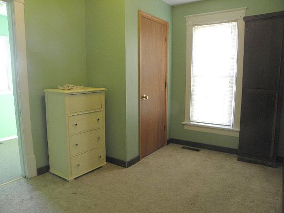 5th image of 407 W Illinois St