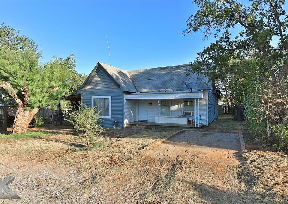 704 W 4th St, Cisco, TX 76437 MLS 20127367 Zillow