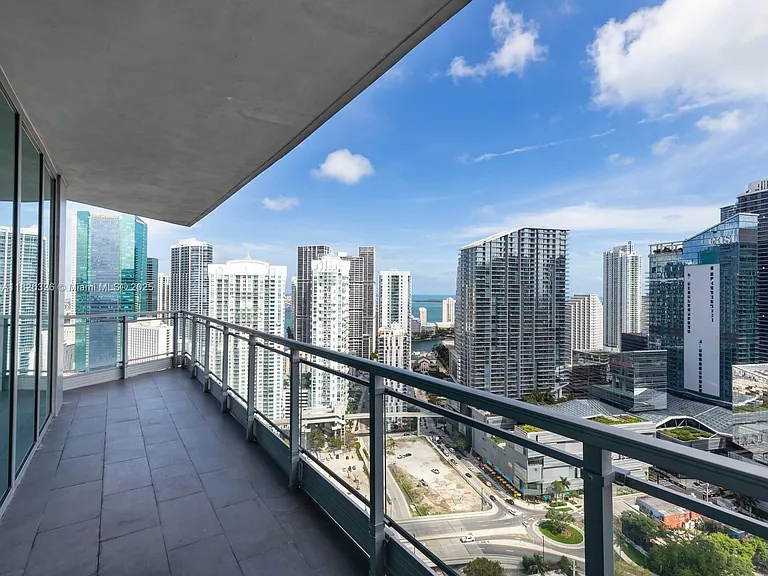 92 SW 3rd St #3901 — Photo 3
