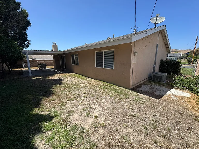 1532 E Downing St — Photo 14