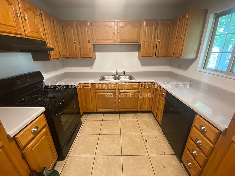 1201 Lafayette Ave — Photo 2