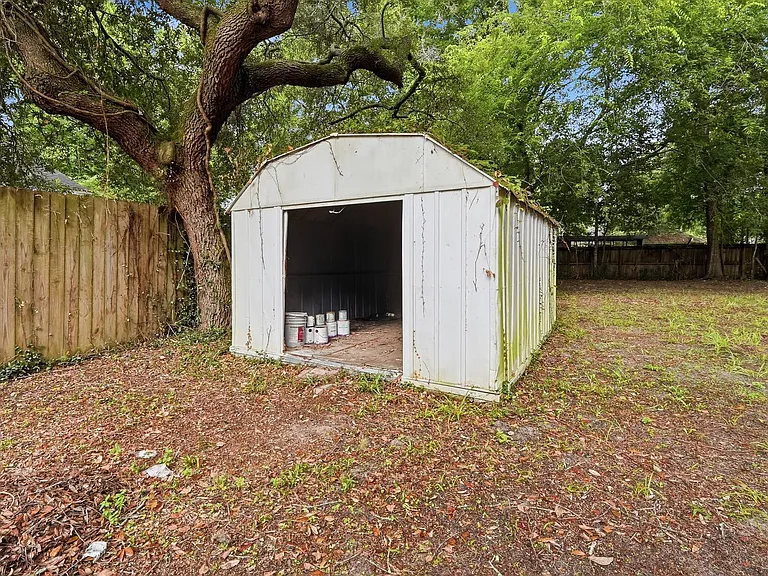 310A Redwood Ave — Photo 22