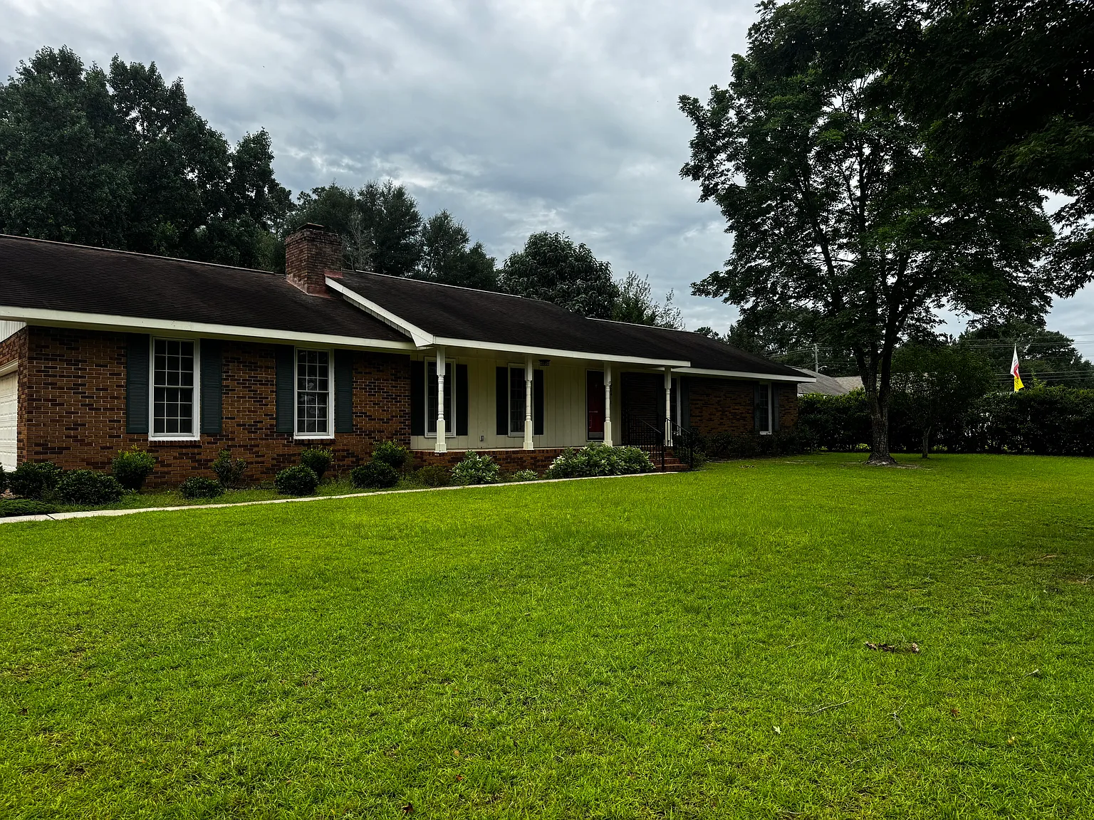 3 bed, 2.5 bath, 2044 sqft, $2,350 — Photo 2