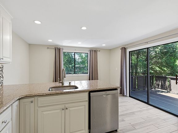 5th image of 245 Eliot St #245