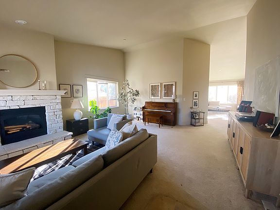 Entry way/first living area.