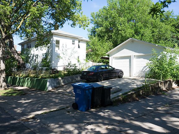 3rd image of 300 Penn Ave N #302