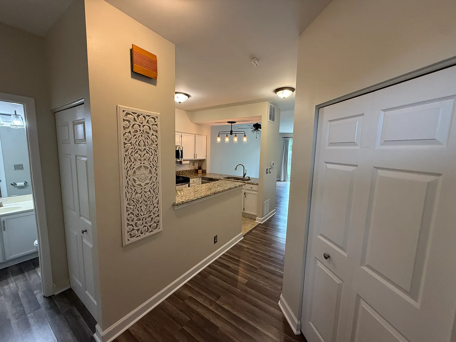 2 bed, 2.5 bath, 1328 sqft, $2,500 — Photo 3