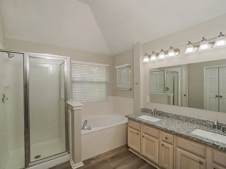 204 Nandina Ct — Photo 10