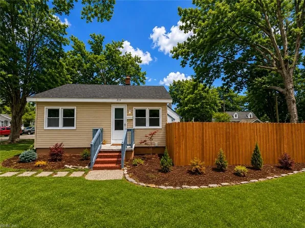 859 Alma Dr, Norfolk, VA 23518