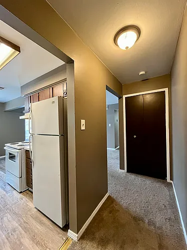 939 James St Photo 1